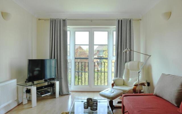 Select Serviced Accommodation - Hunters Wharf