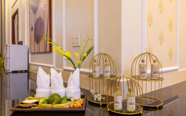 Hue Crown Boutique Hotel