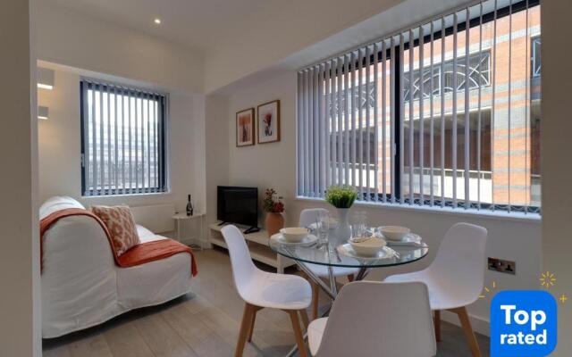 La Casa Suites Slough