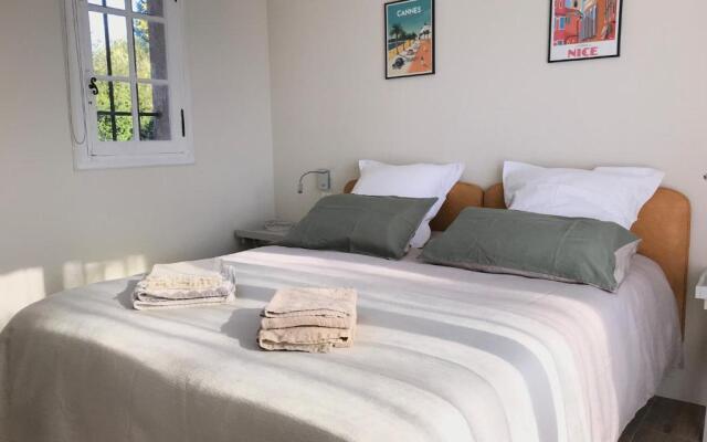 06D - Appartement spacieux avec terrasses, jardin et piscine