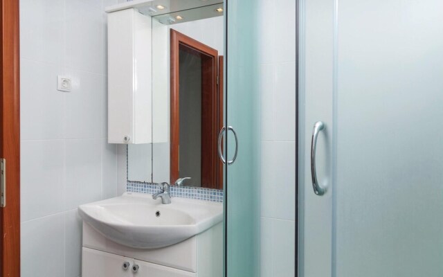 Beautiful Apartment in Sutivan With 2 Bedrooms and Wifi