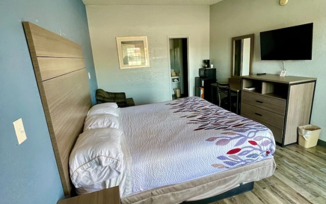 Delux Inn