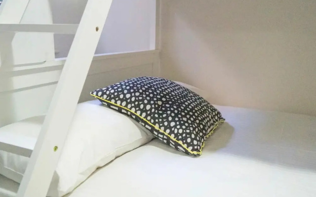 Comfortable New 2 Bedroom Apartment by St Kilda Pier