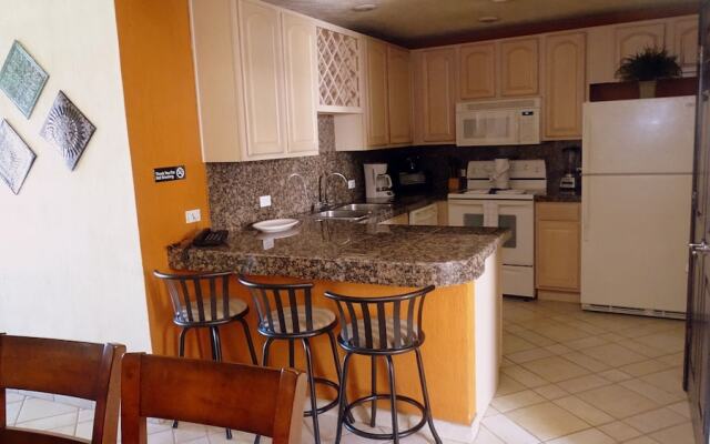 Grande 402- 1 Br Condo