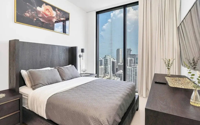 3BR Penthouse Direct, Stunning Water Views