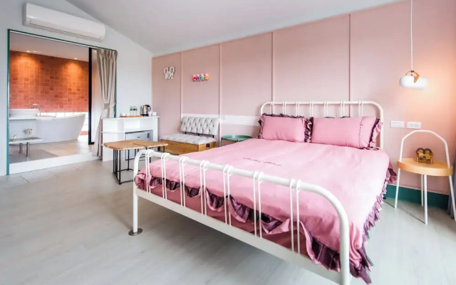Happiness Pink B&B