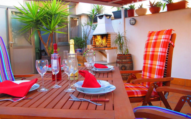 Apartamentos Ático Airport Barcelona, Terraza y Barbacoa