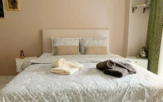 Cozy studio, 1min from Kamara