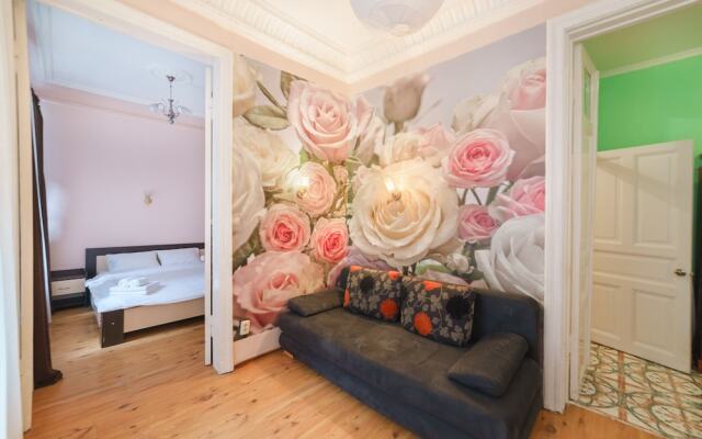 LeonRooms Ekaterinenskaya 18