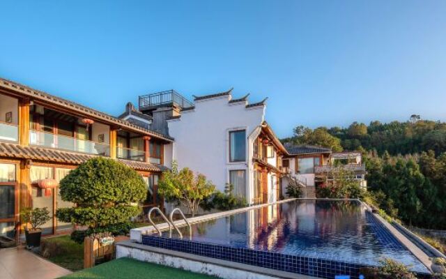 Wengu 1970 Panorama Holiday Hotel