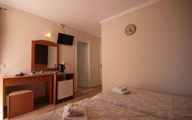 Parthenis Riviera Hotel