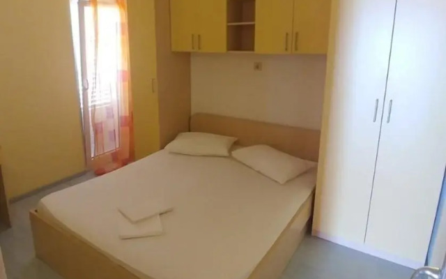 Apartments by the sea Brist, Makarska - 15443