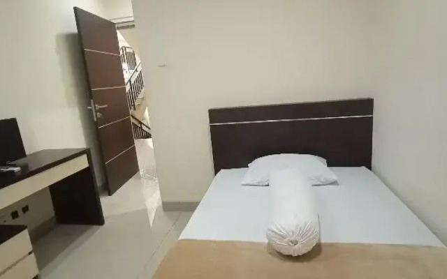 Giant Kost by ZUZU