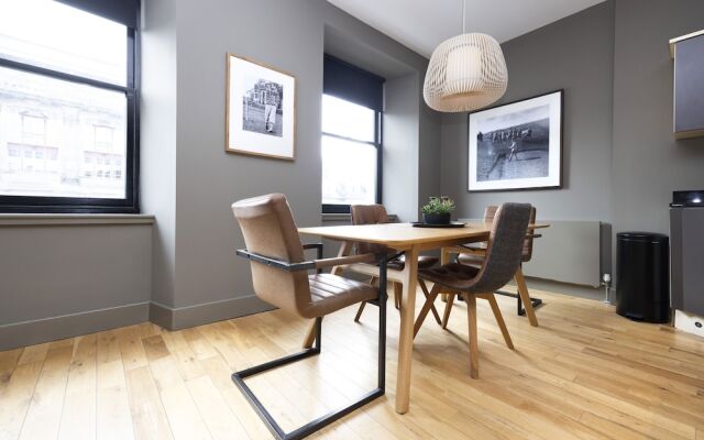 JOIVY 5-star Luxurious George Street Apartment