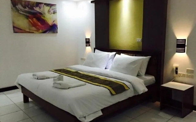 Ark Bayz Suites