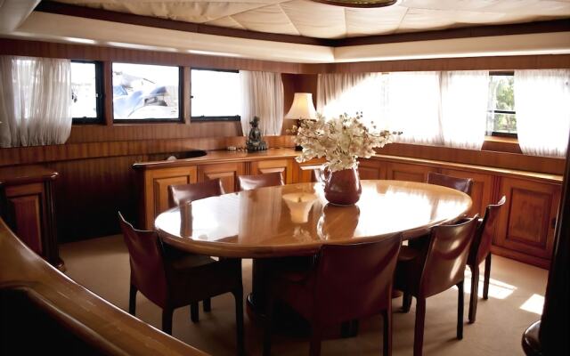 Salt Dancer Mega Yacht Vacation