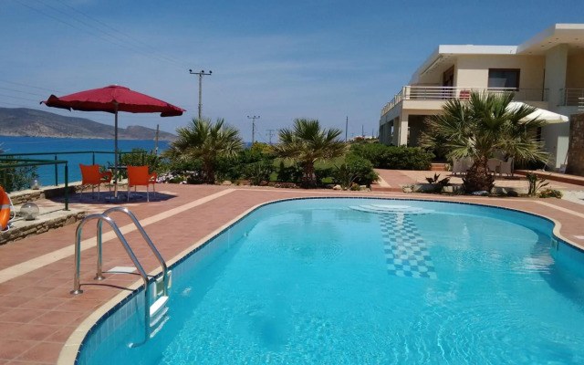 Tholos Bay Suites