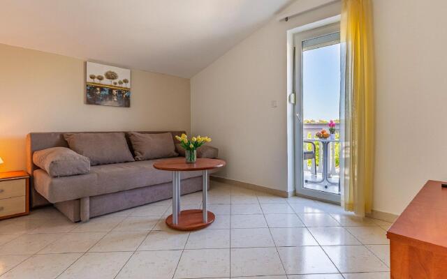 Graceful Apartment in Banjole near Beach Centinera