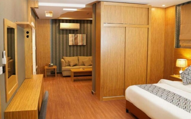 Palette Luxury Credit Hotel