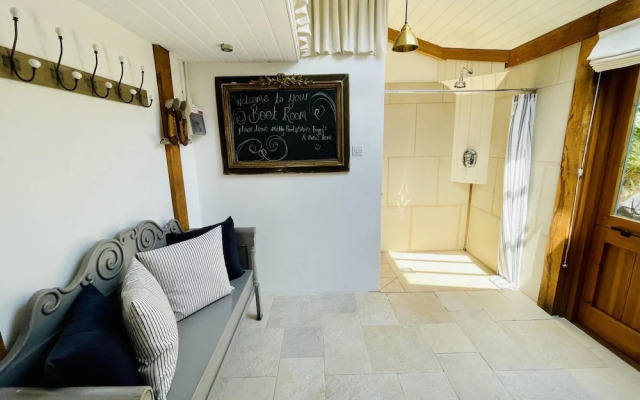 Dolls House - Luxury Townhouse - From 400 Per Night