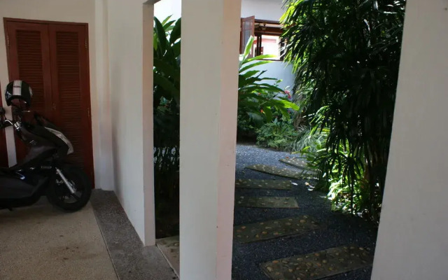 Sirinthara luxury villa