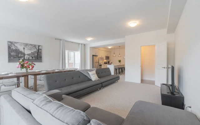 Lavish Brand New Four Bedroom Townhouse