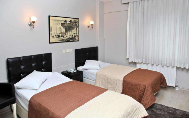 Tanin Hotel