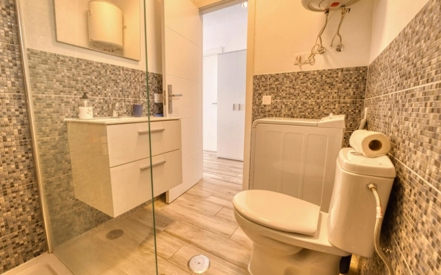 Large one bedroom apartment with incredible view 223