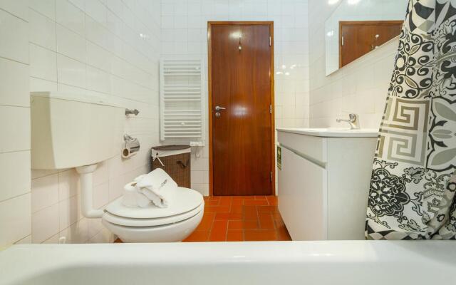 B14 - Heart of Old Town Apartment