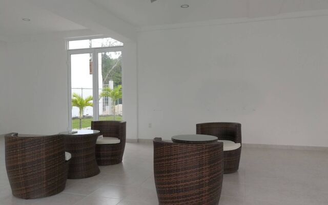 Grace Hauzz By Perlitas Home