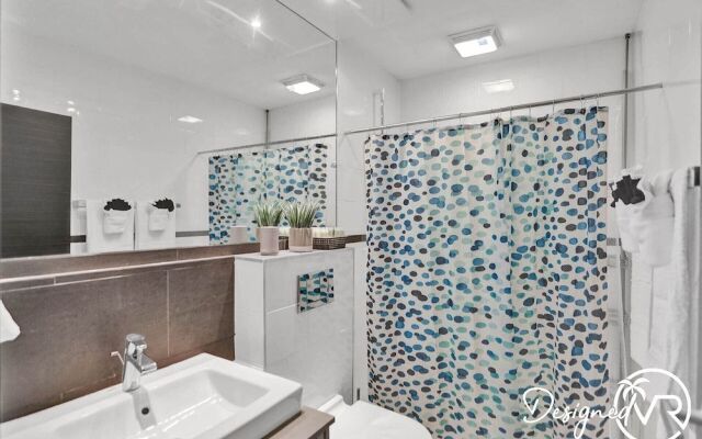 Stunning 5 BR with Heated Pool & Gaming