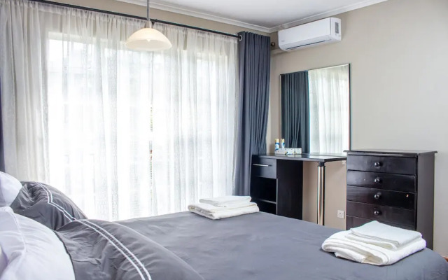 Inviting 3-bed Apartment In The City