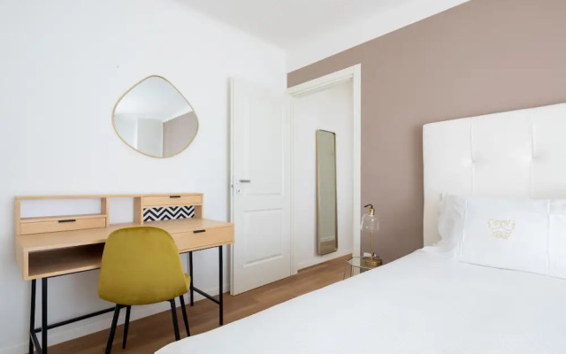 Vis a Vis Apartments