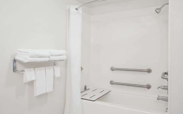 Super 8 by Wyndham Augusta