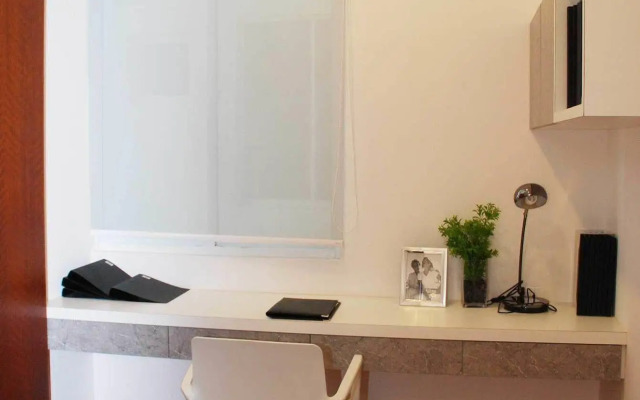 Paragon Serviced Suites @ Straits View