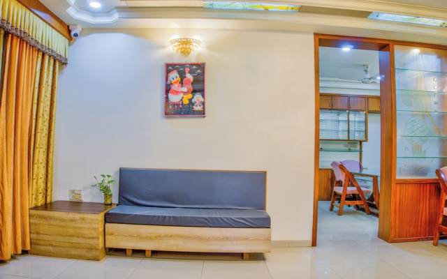 Hotel Thakur Galaxy, Sadar Market