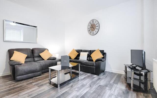 Perfect Location with Parking -Jersey Lodge