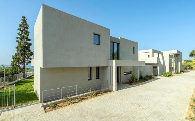 Sea View 4 Bedroom Villa With a Heated Pool