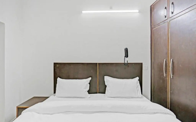 Flagship 84856 Hotel Krishna Stays