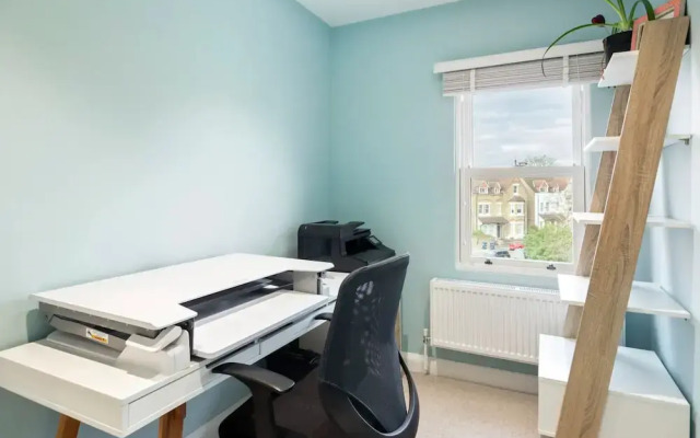 Modern, Cosy and Bright 1 Bedroom Apartment in Ealing