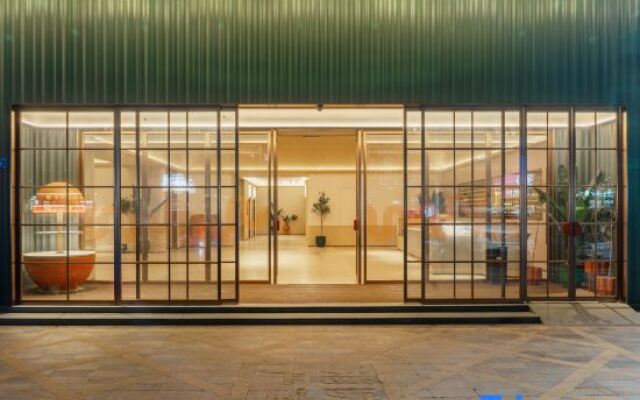 Orange Hotel (Dongguan Xiping Subway Station Hotel)