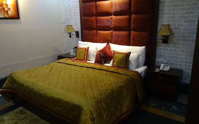 Hotel Diplomat Residency