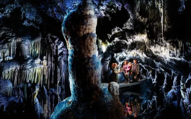 Yarrangobilly Caves House