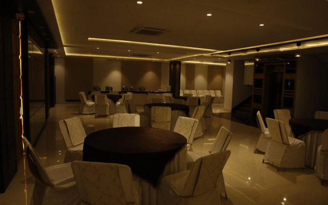 Ka10 SQUARE HOTEL & BANQUETS