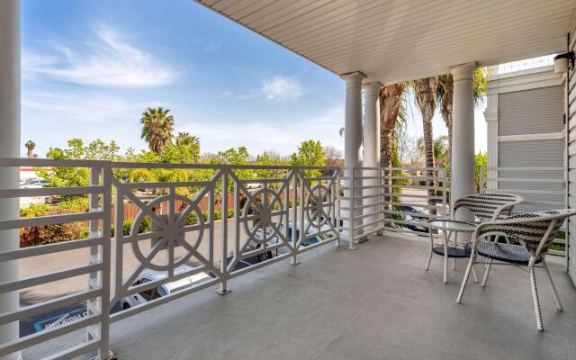 Best Western Luxury Inn