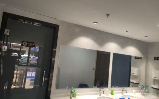 Youth Capsule Hostel