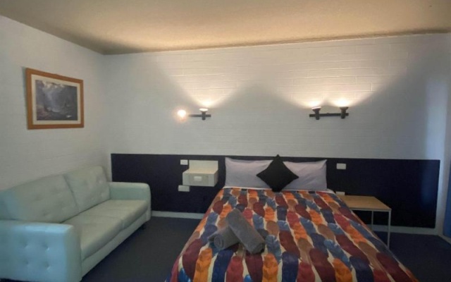 Capri Motel – Guest Rooms – Balranald