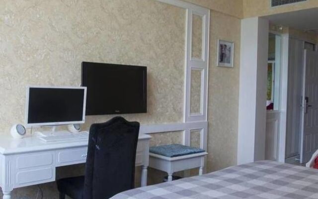 Wuhan Rome Holiday Hotel