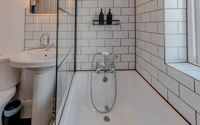 Stunning Sea View Georgian Retreat by Adliv