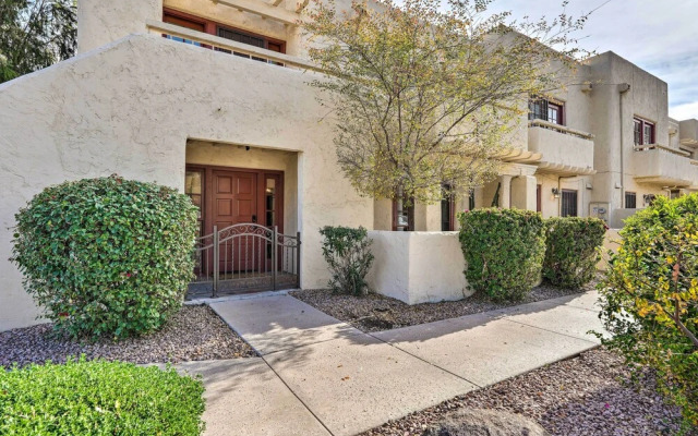 Scottsdale Condo w/ Pool Access, Near Old Town!